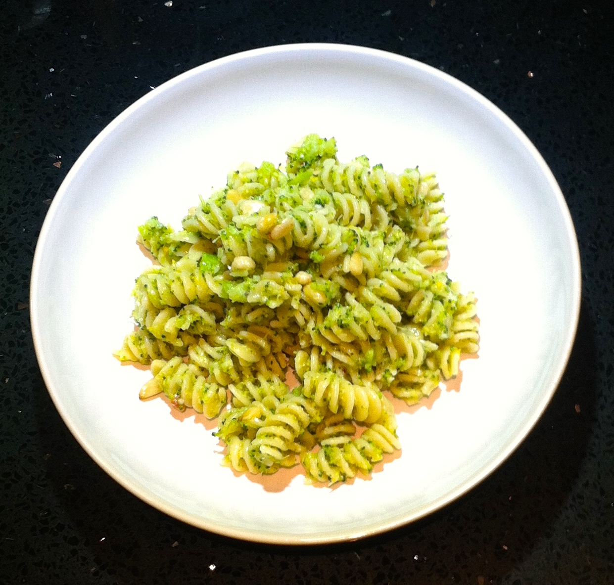 Broccoli pesto pasta