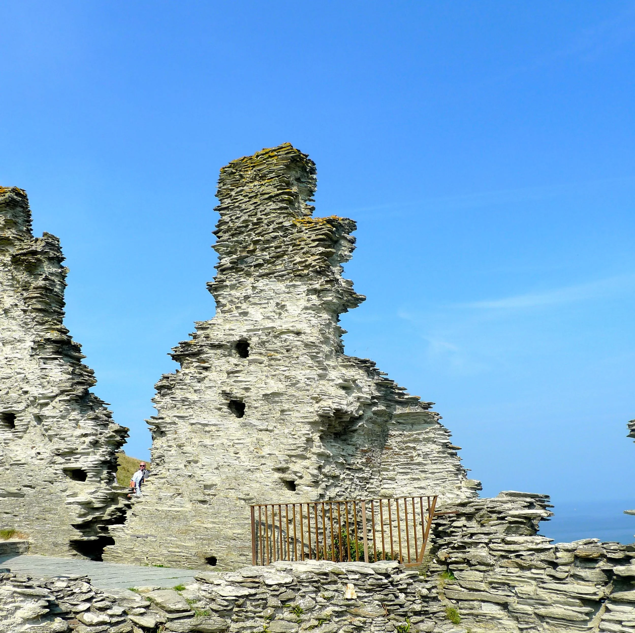 tintagelcastle3.jpg