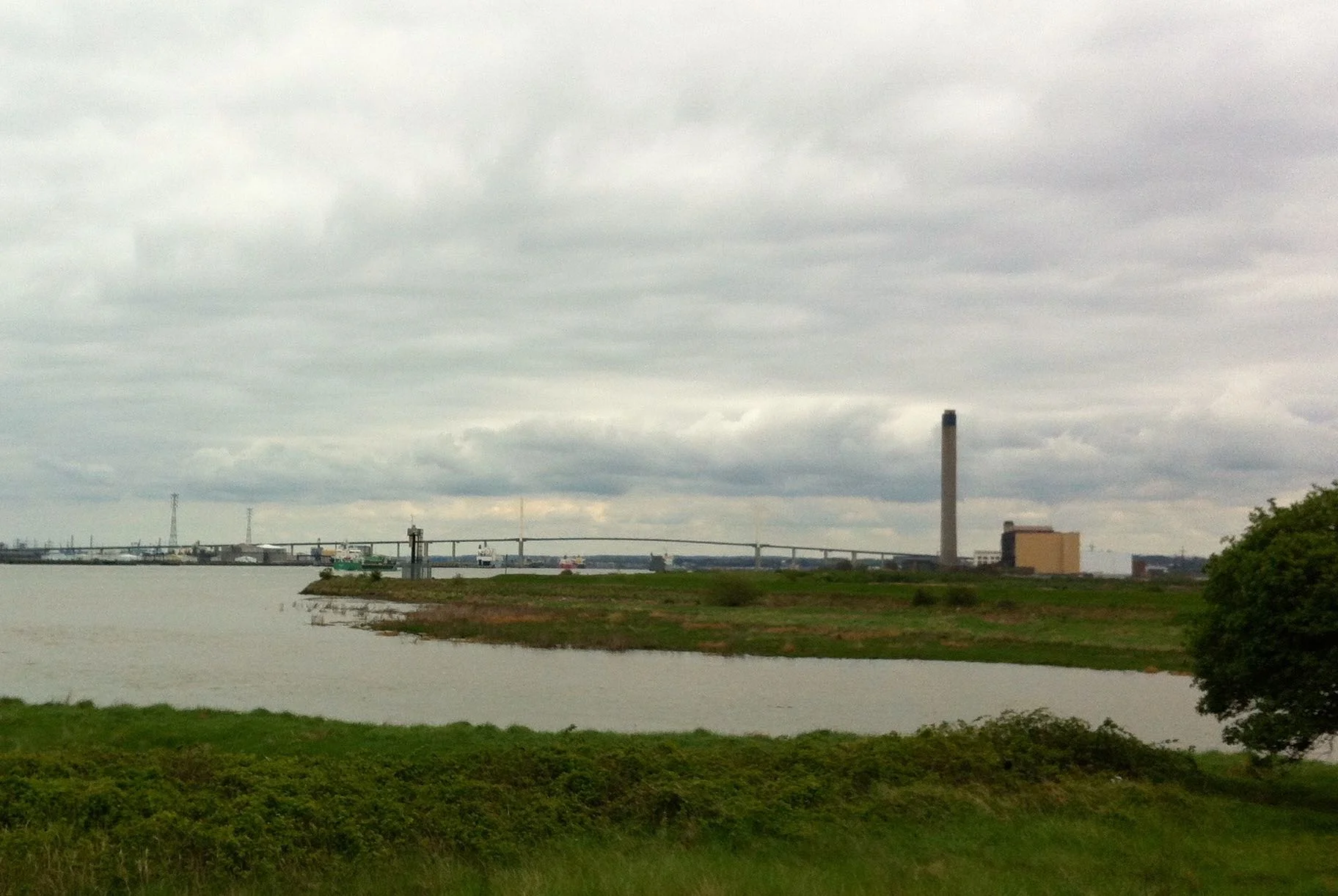WithinSightoftheQE2bridge.jpg