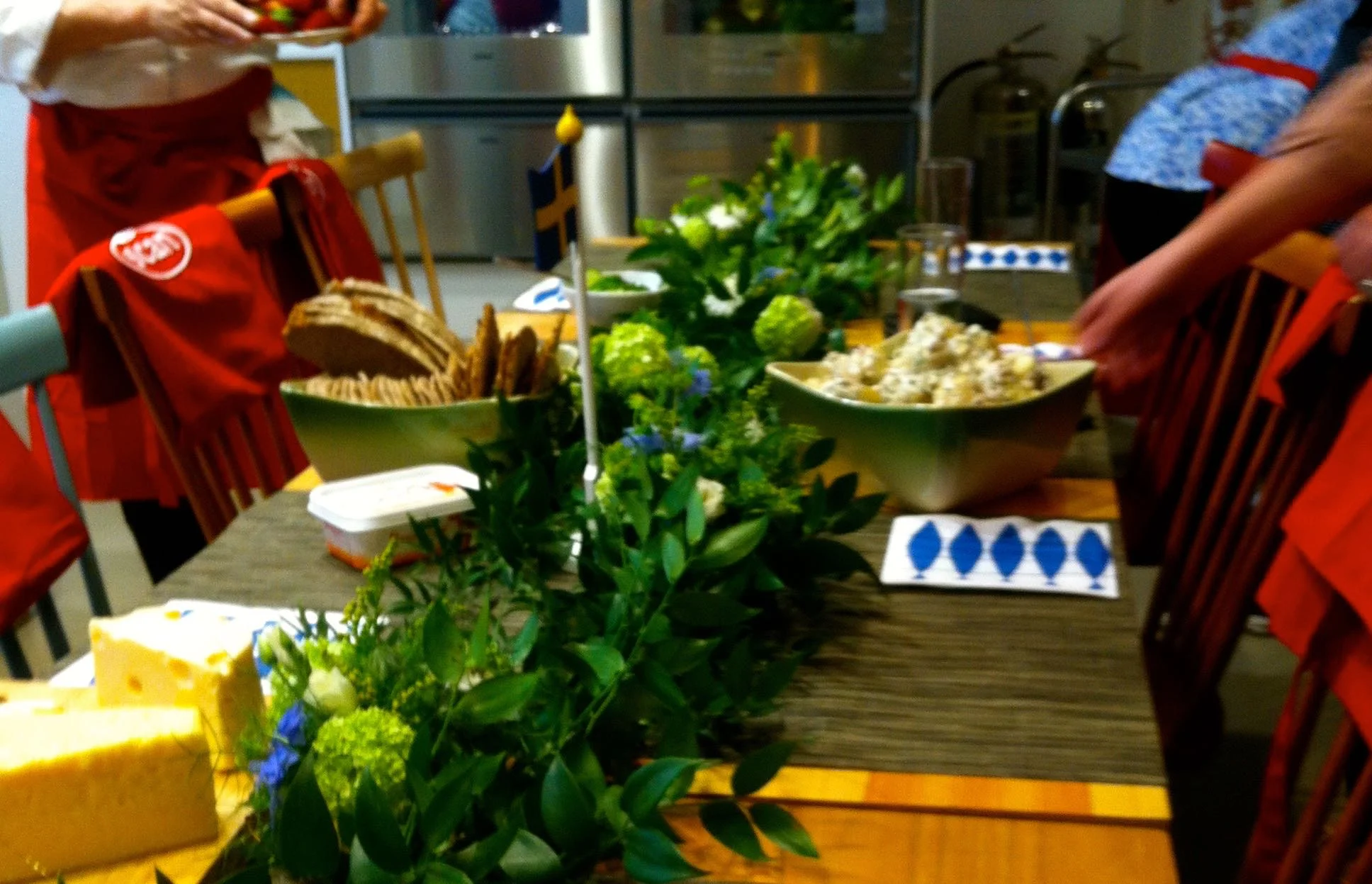 Swedish Midsummer table garland.jpg
