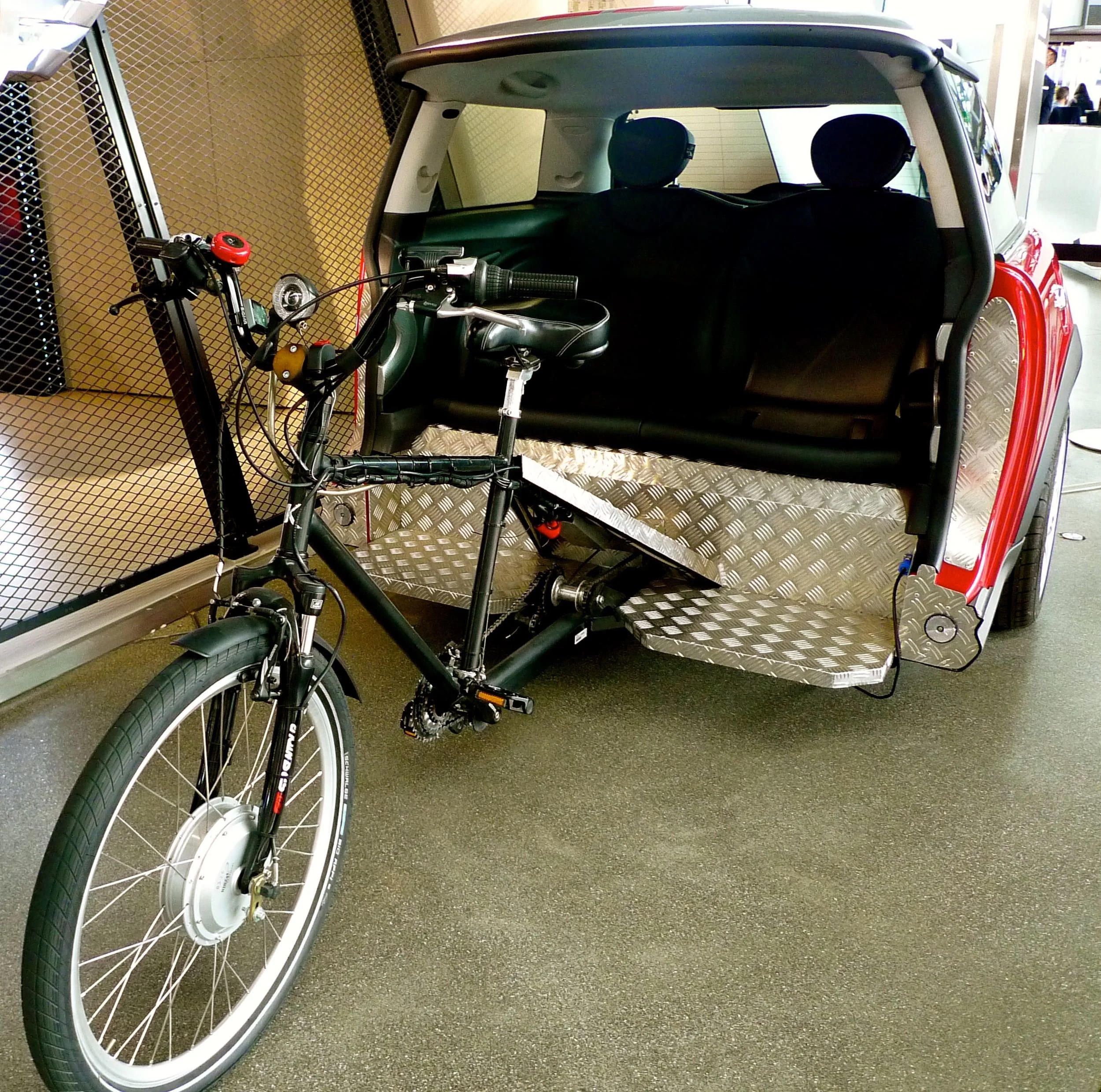 I'M STILL TRYING TO CONVINCE MOH THIS IS THE WAY FORWARD... A BIKE-POWERED MINI!