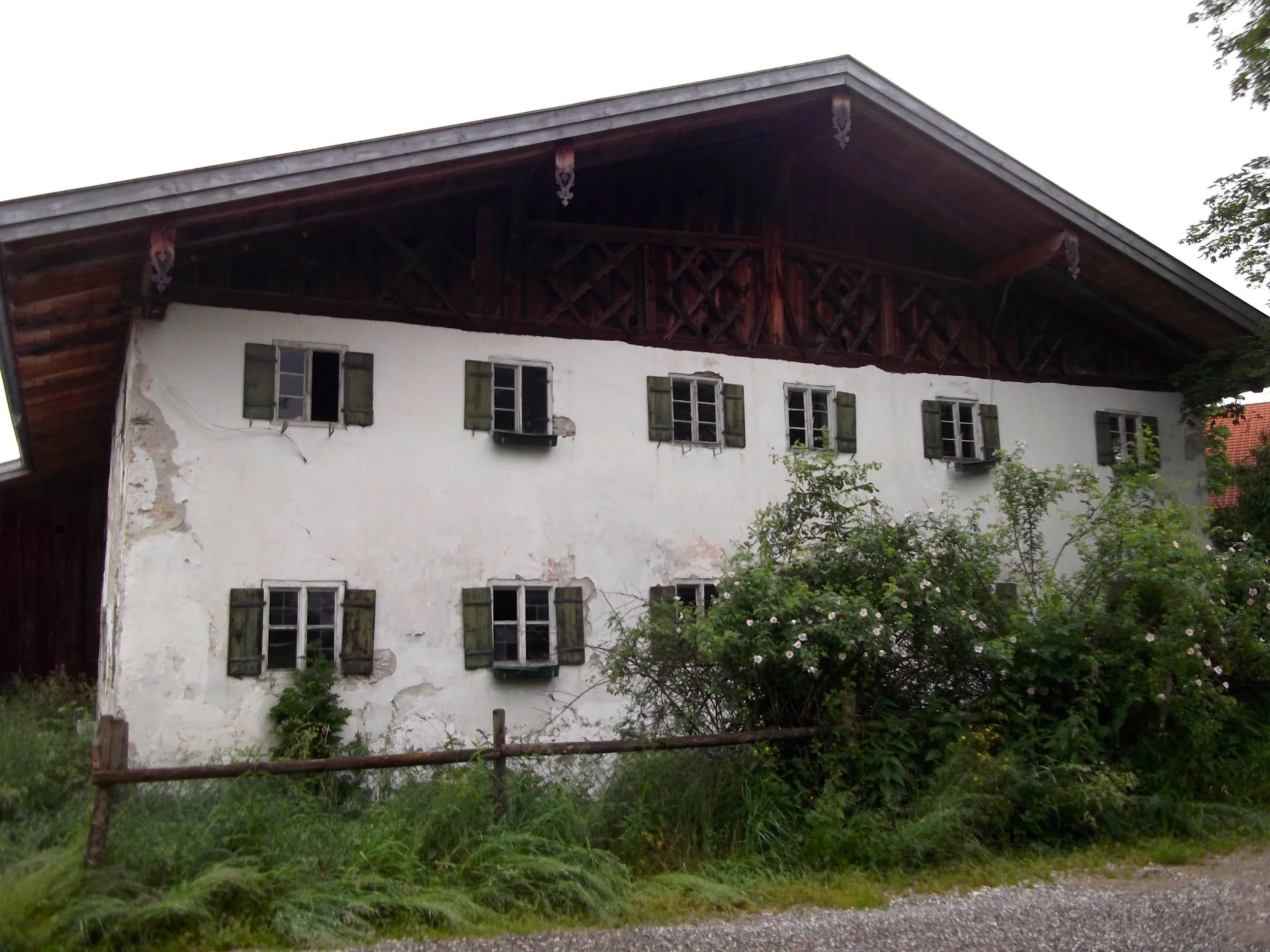 agedchalet.jpg