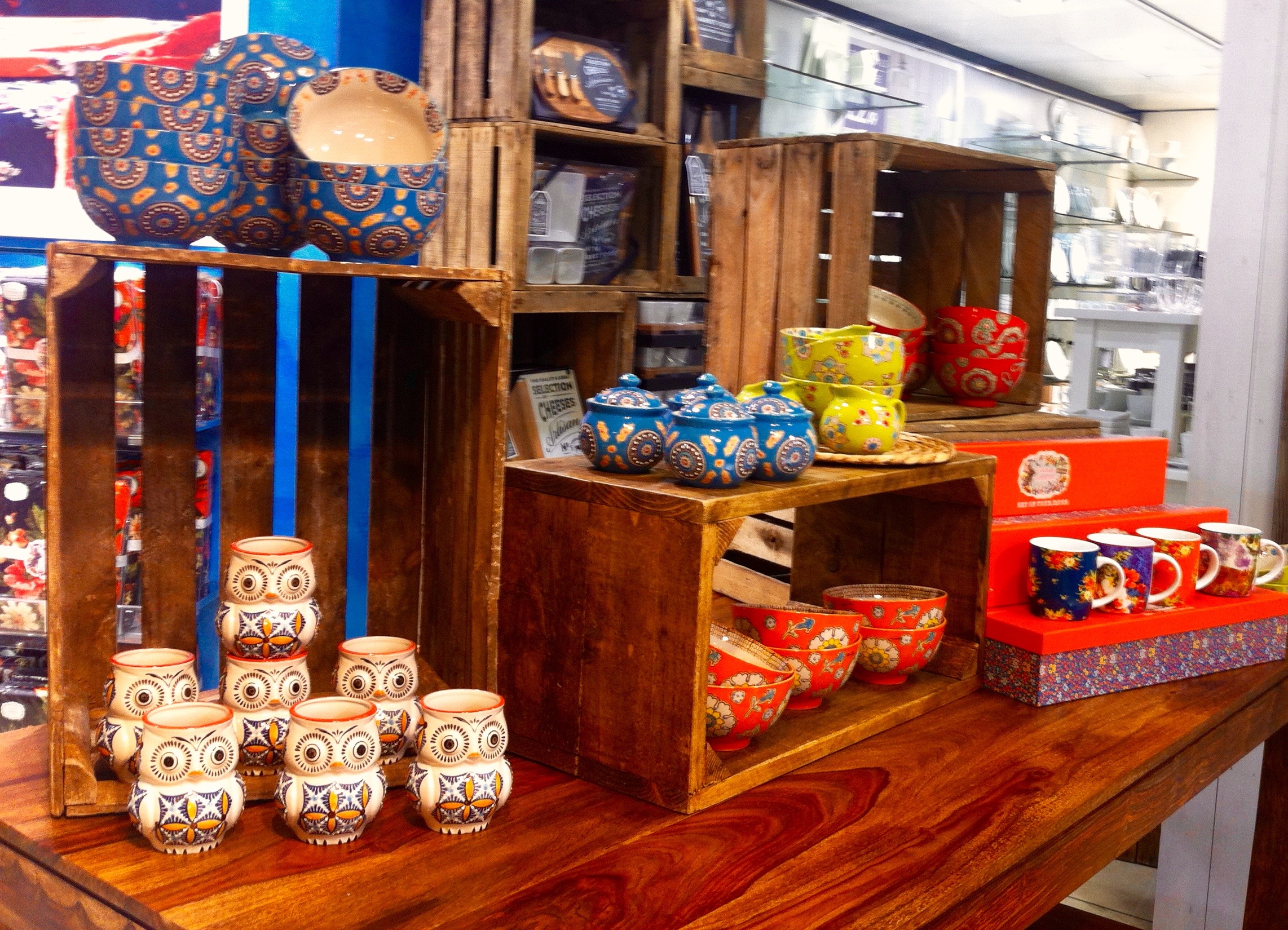 EYECATCHING CROCKERY IN BHS
