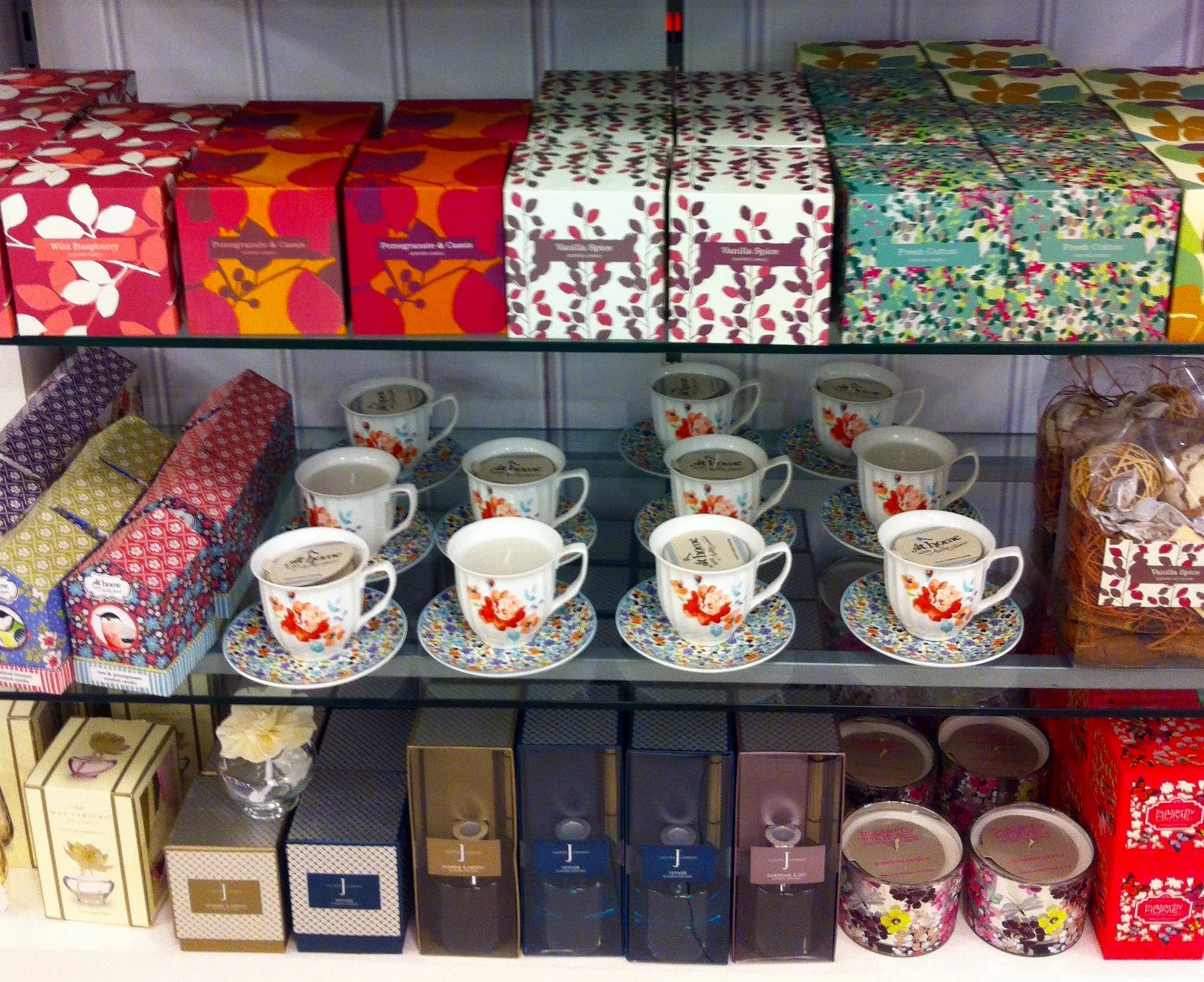 CANDLES GALORE (DEBENHAMS)