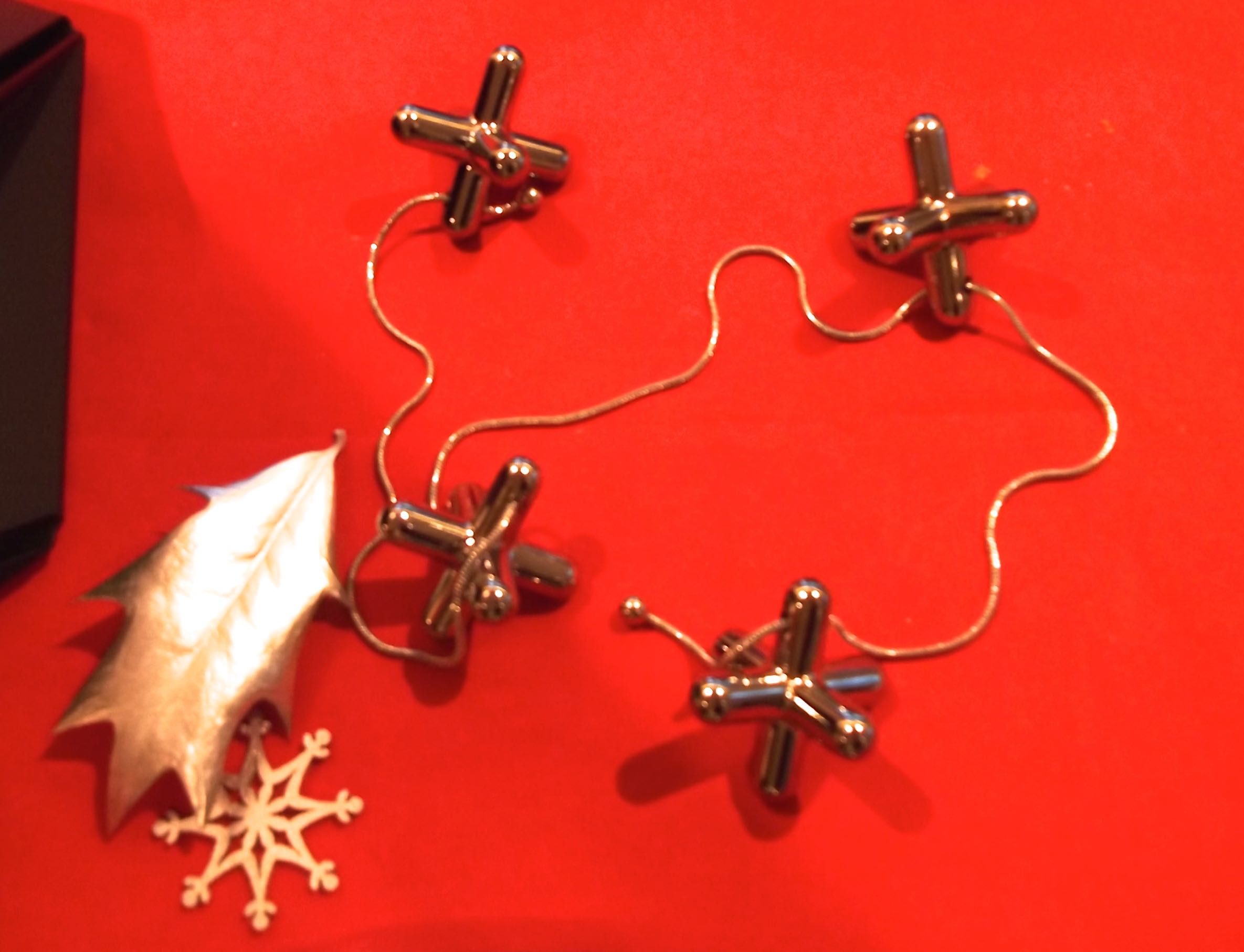 TRIPOD TRIVET