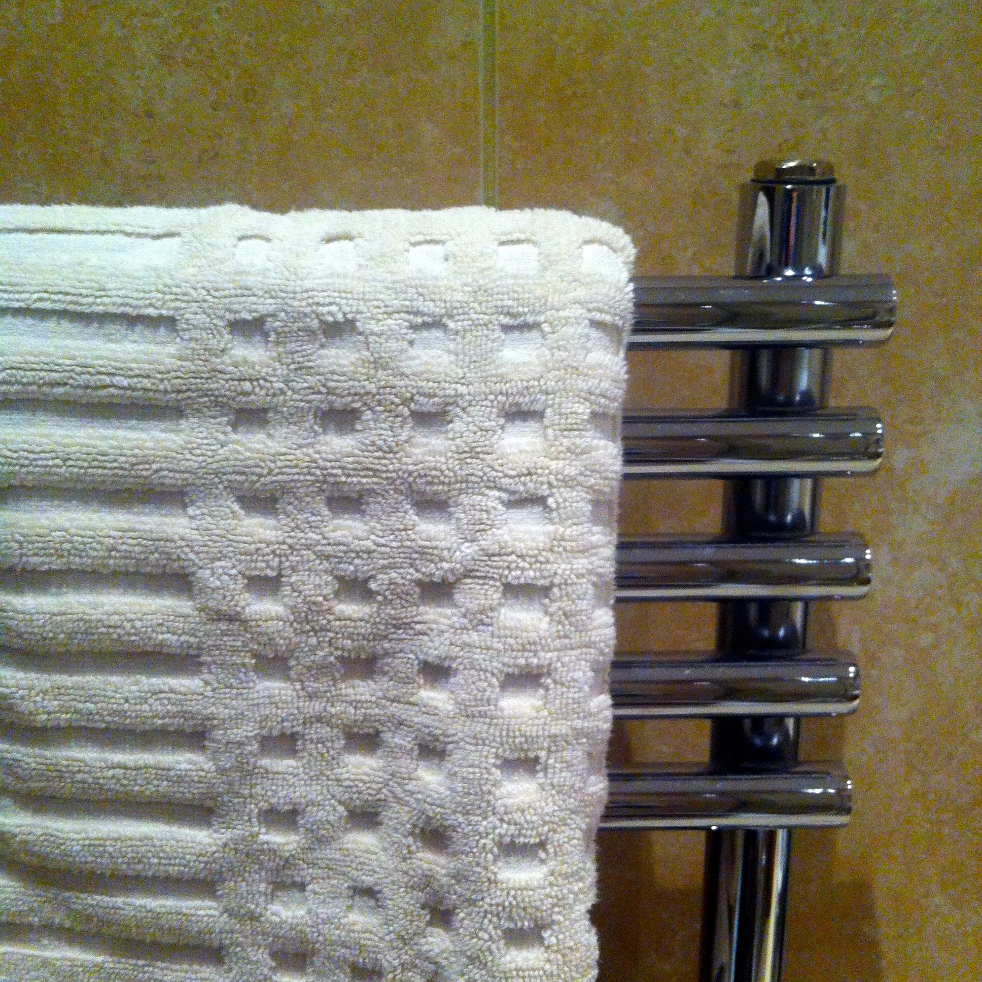 CHROME TOWEL RAIL