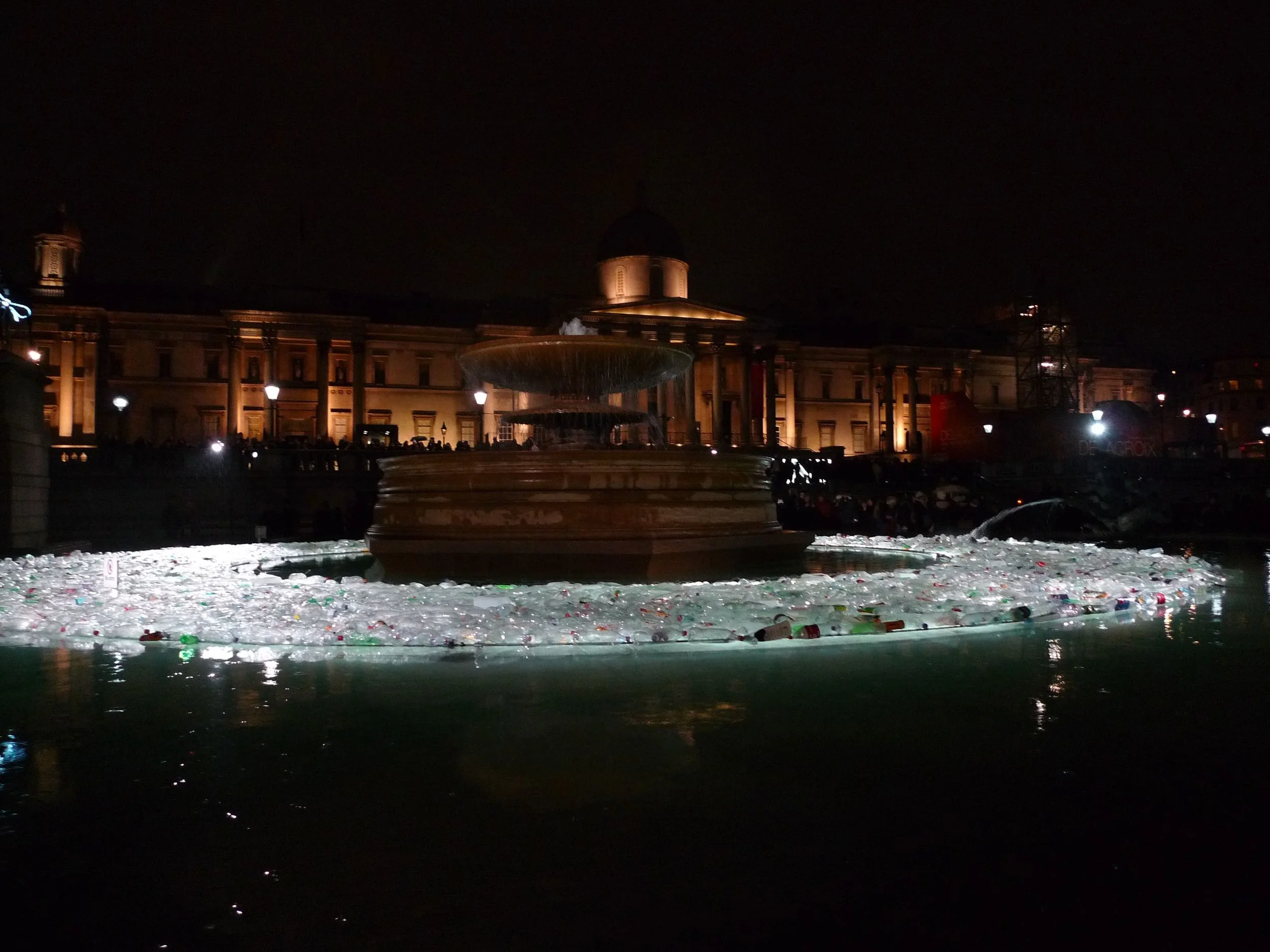 PLASTIC ISLANDS, LUZINTERRUPTUS