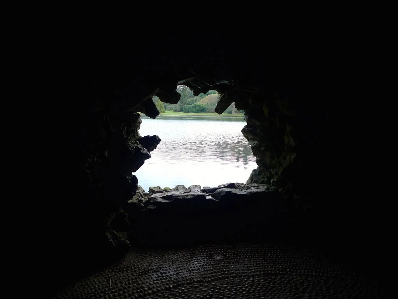 Grottoandthelake