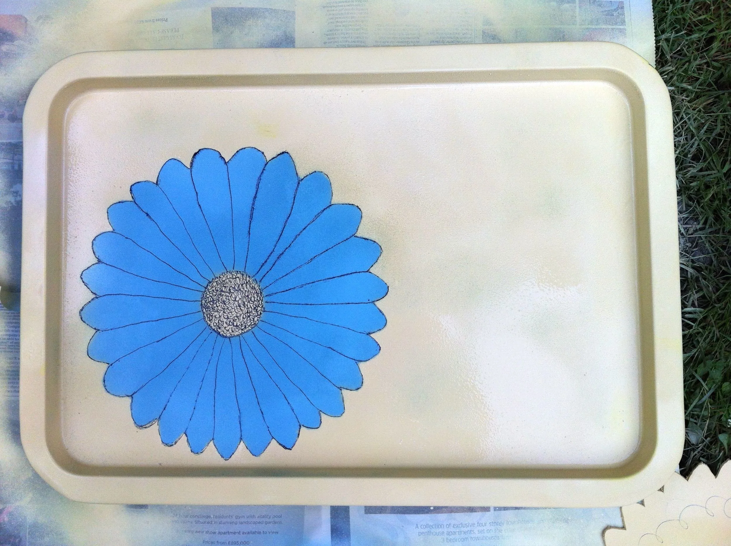 Close-up of the completed daisy