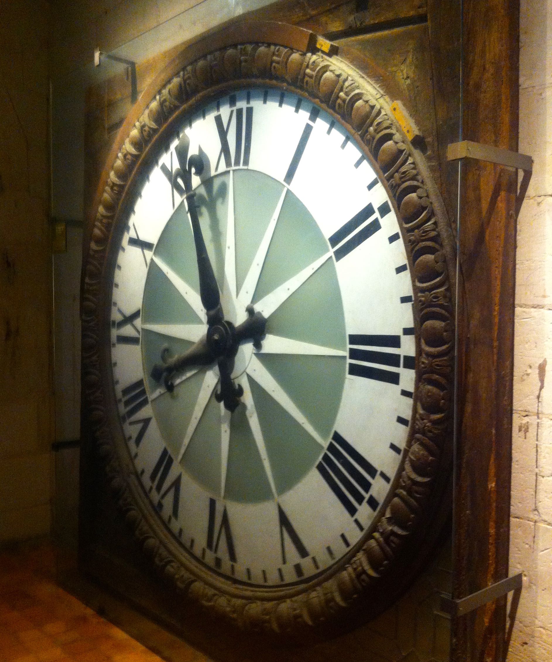 FACADE CLOCK