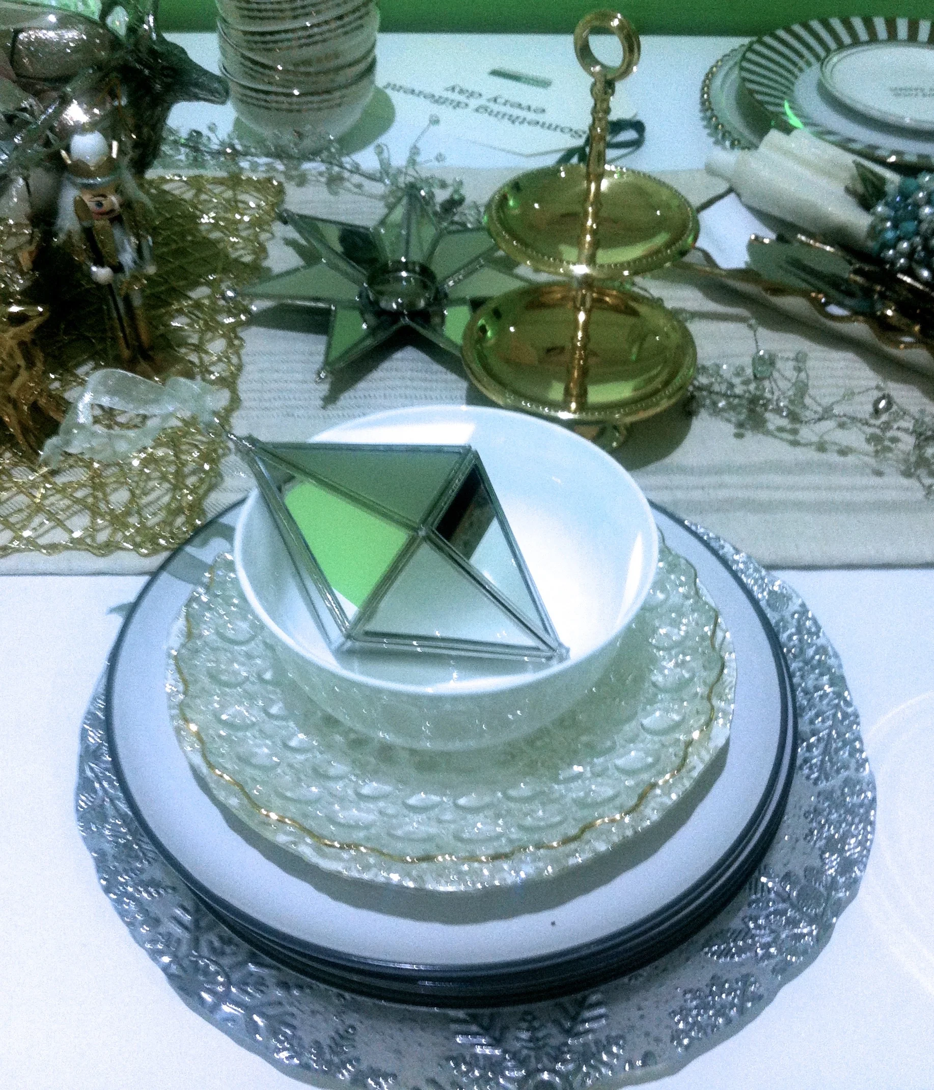 modern metallics table setting