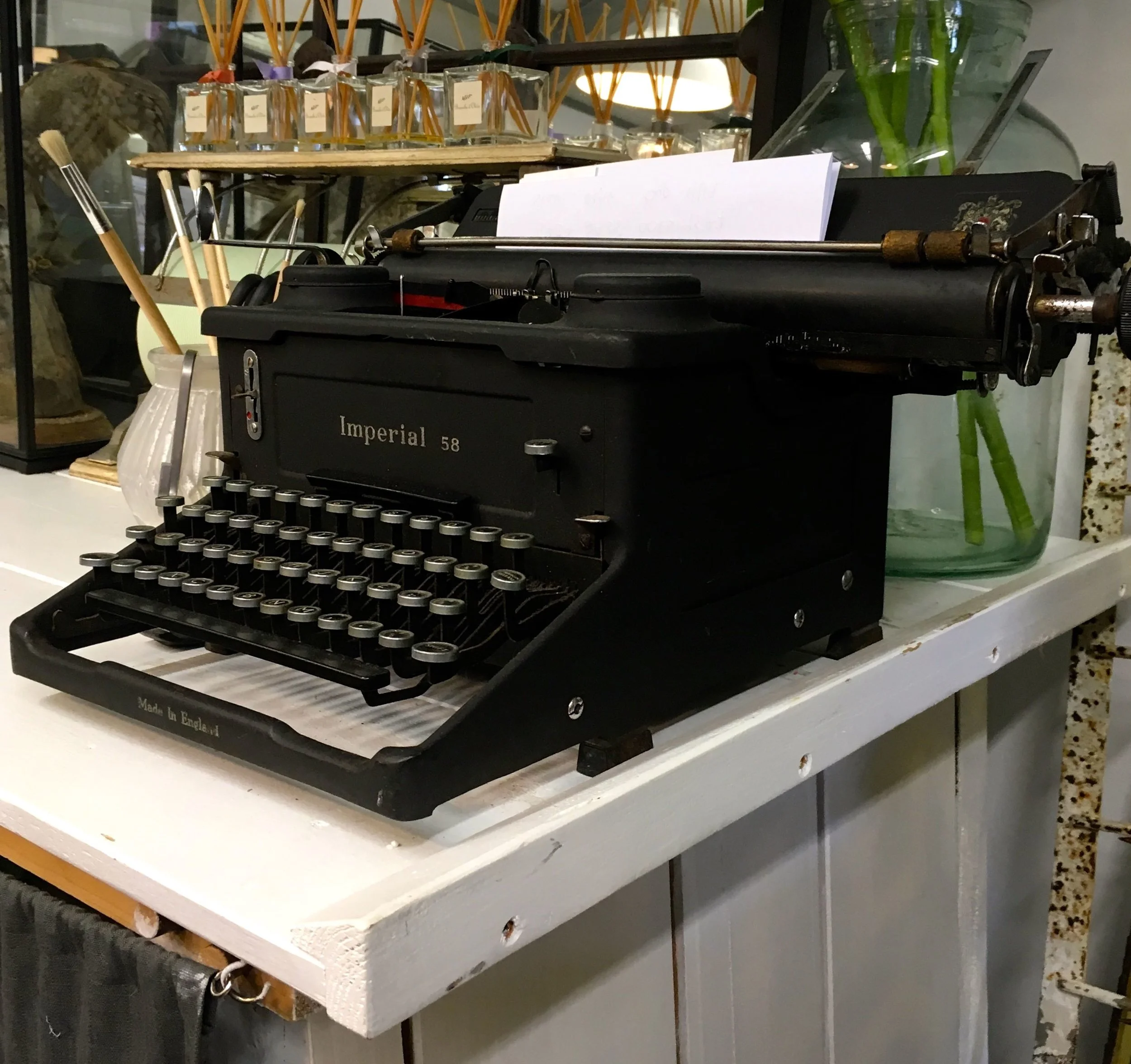 An old-fashioned typewriter