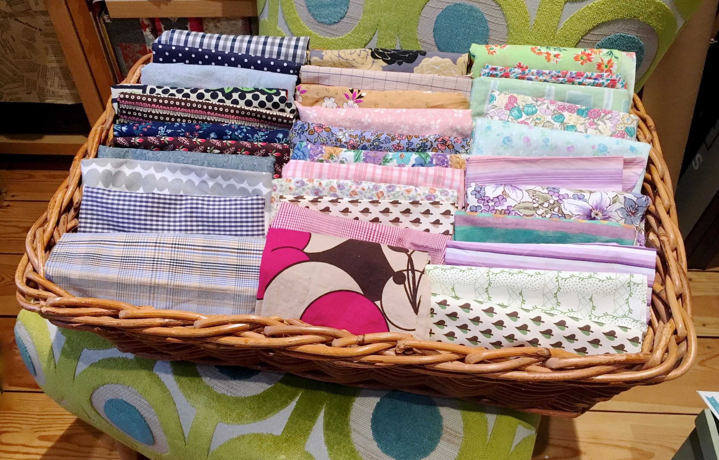 THIRTY THREE MATERIALS CHOSEN FOR MY SCRAPPY QUILT PROJECT