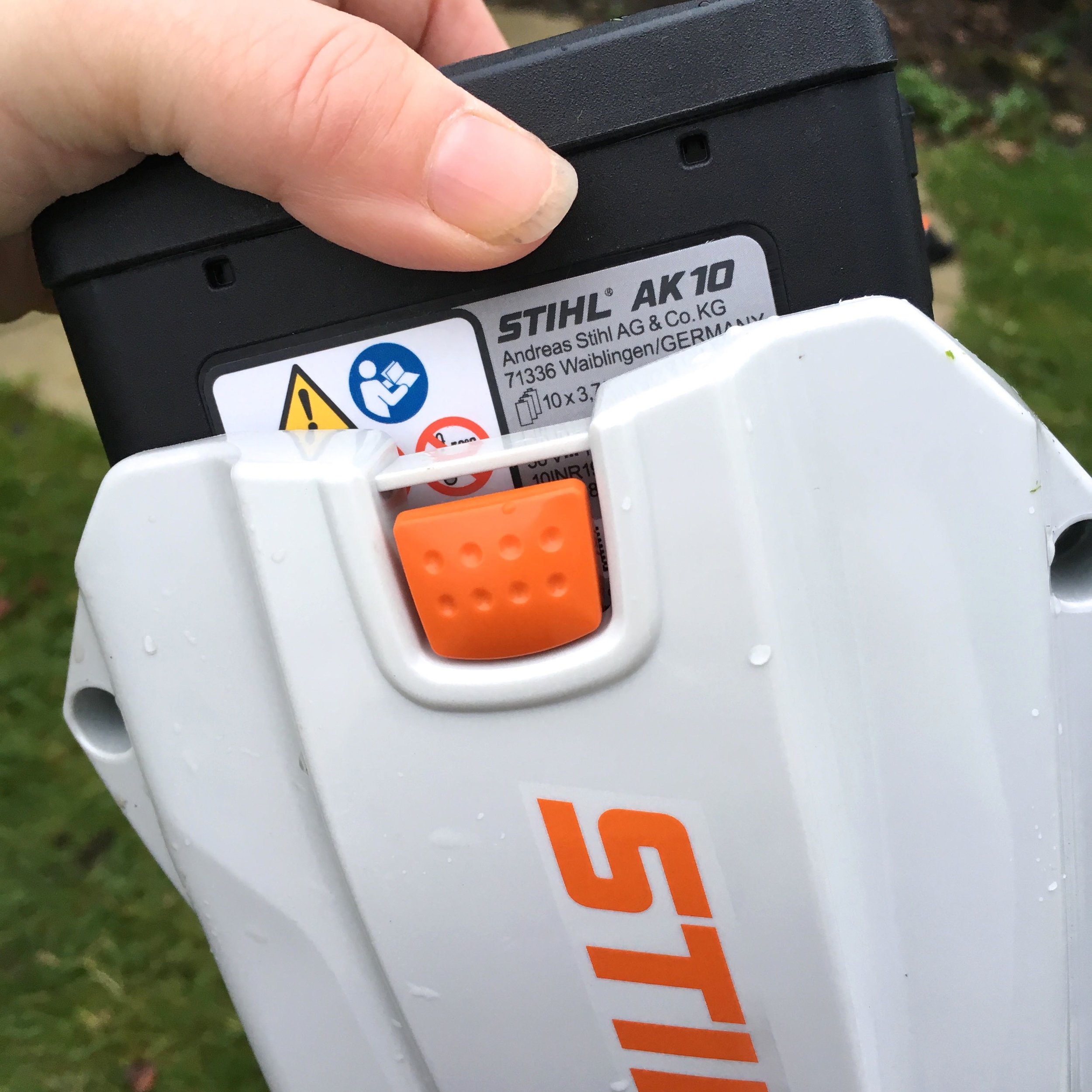 removable rechargeable battery for the Stihl compact range, which are easy to insert and remove