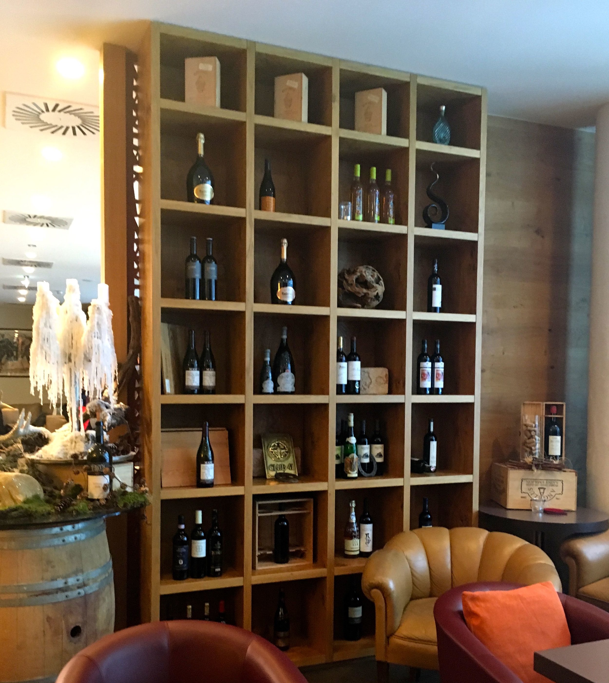I'm rather partial to an open storage unit and the contents of this one in the hotel bar appealed somewhat