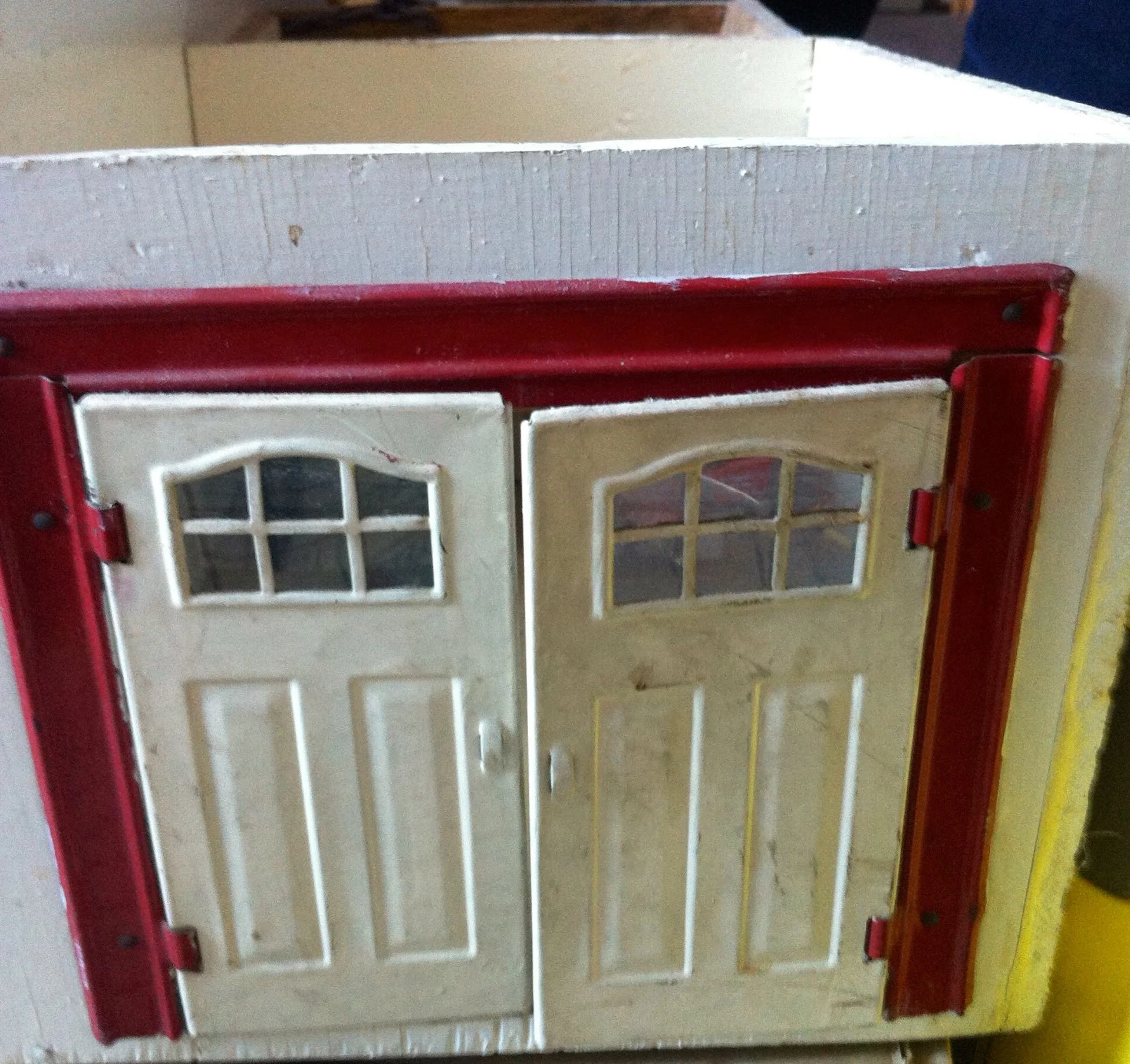 AND GARAGE DOORS THAT MATCH AS WELL.