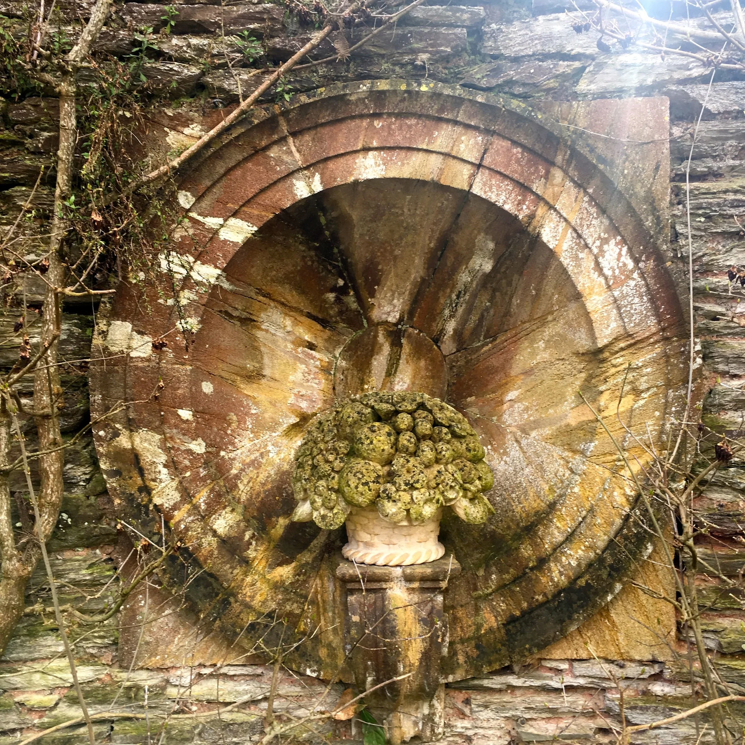 BUILT INTO THE WALLS THESE AREAS FOR SCULPTURES