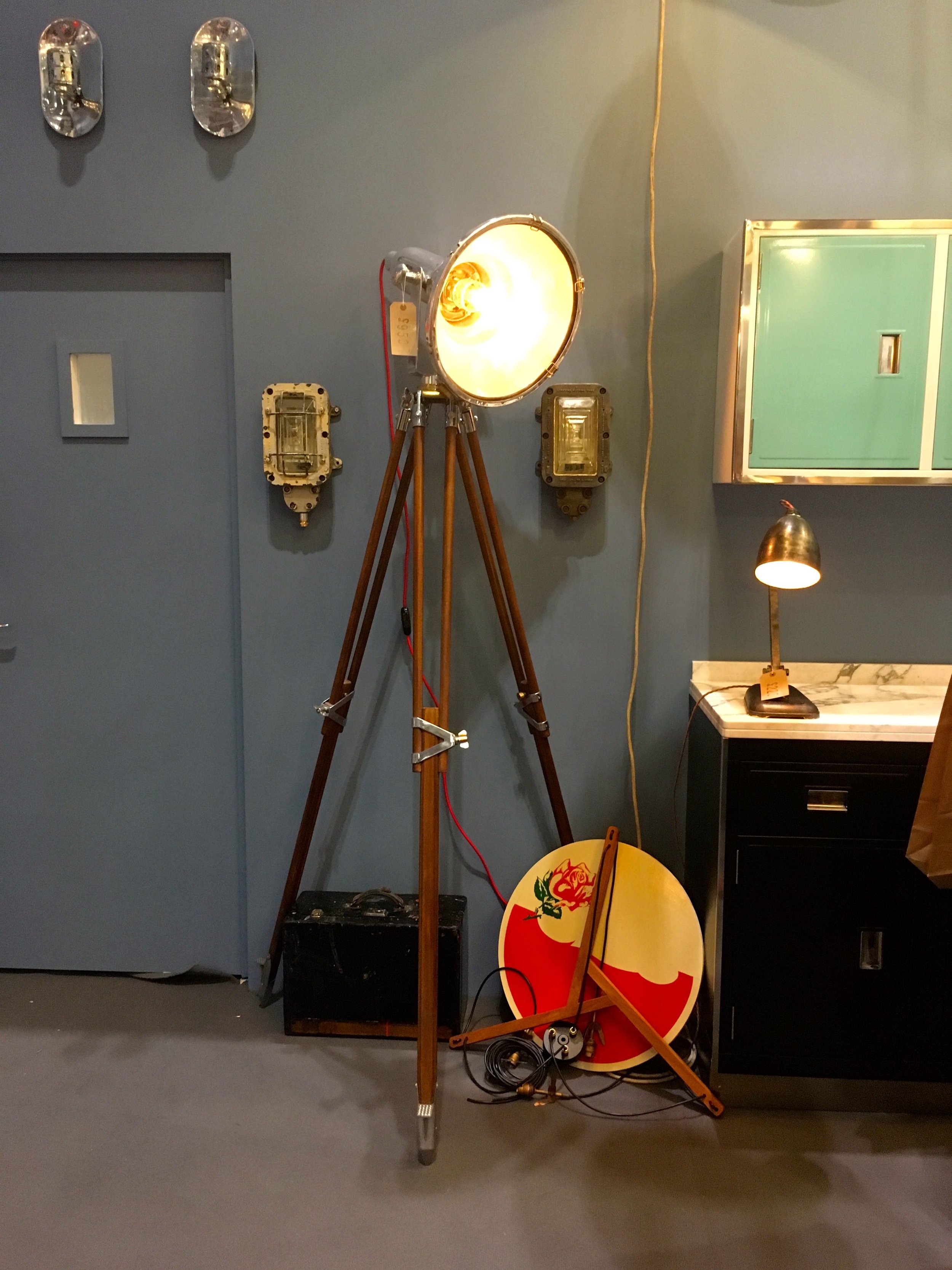 a bulkhead light I'd happily find home for