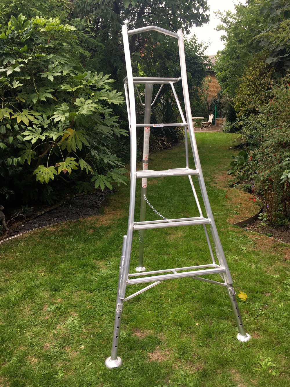 OCTOBER: UP THE LADDER, WITHOUT A WOBBLE