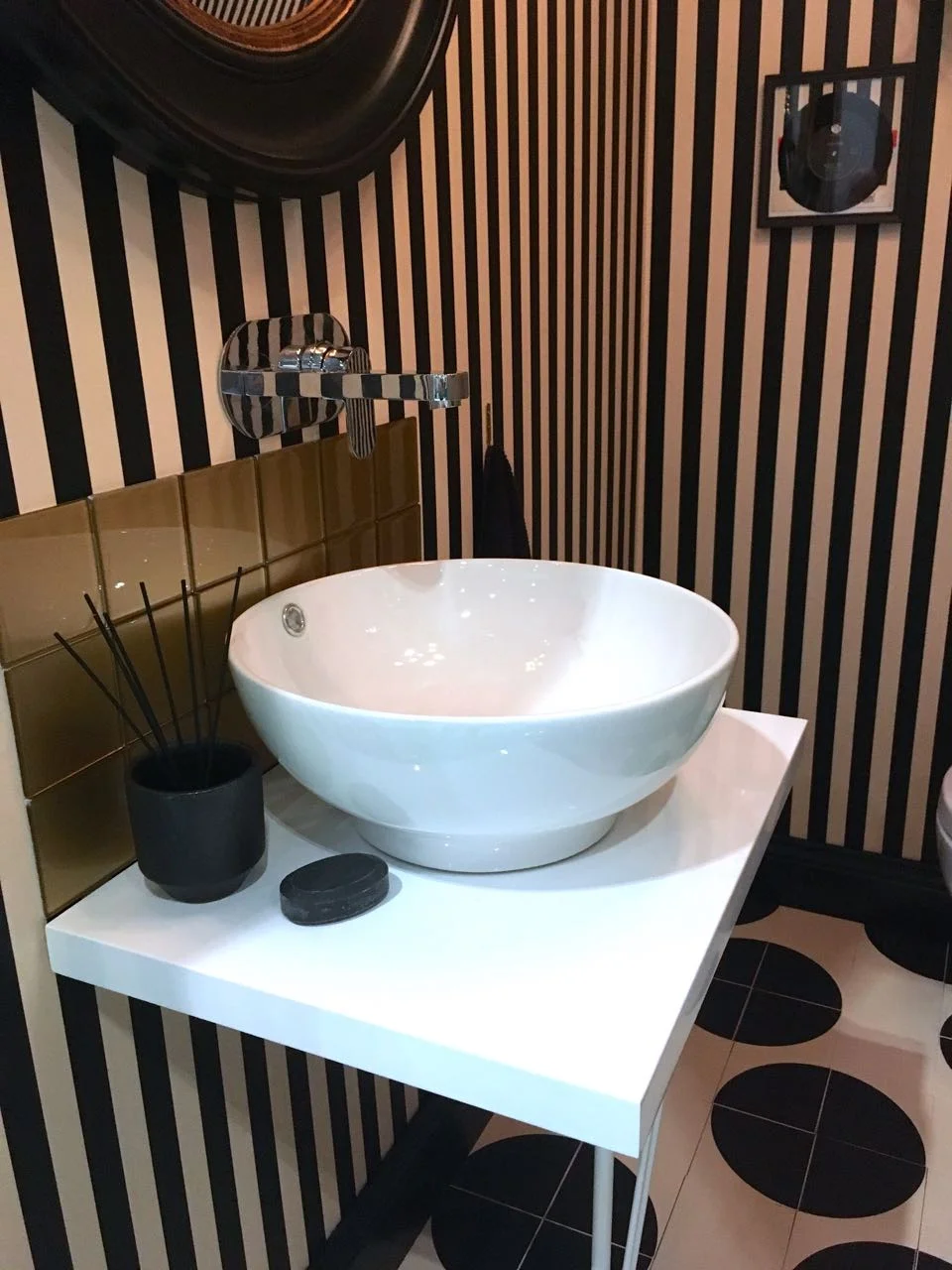 Lavatory Project: Spots and stripes