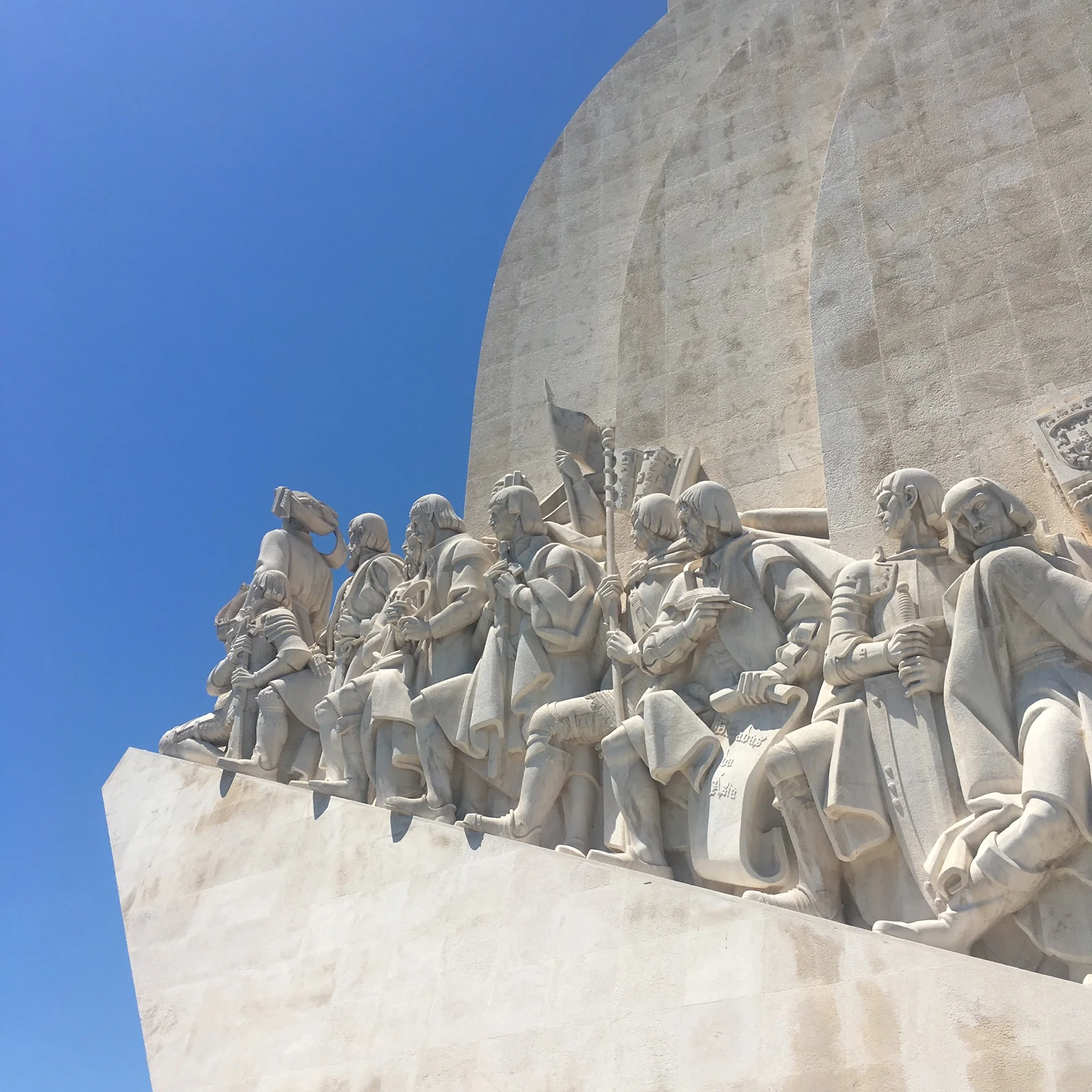 THE MONUMENTS TO THE DISCOVERIES