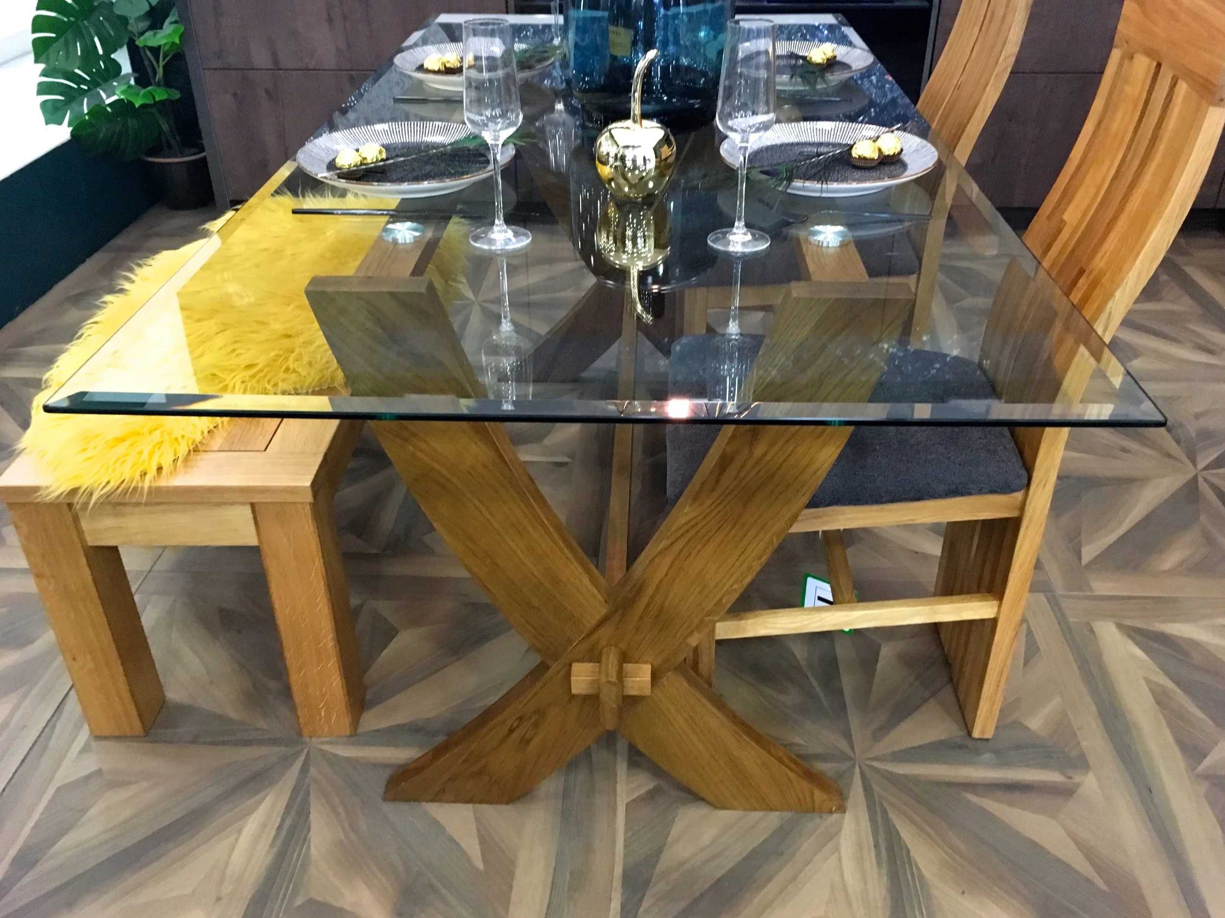 stools, table legs and chairs