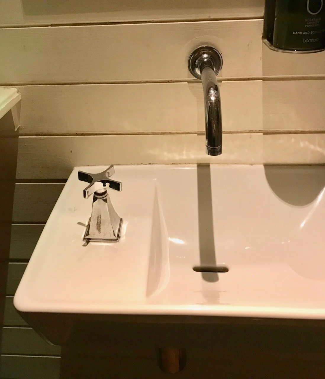 a loo photo but hardly a loo series post