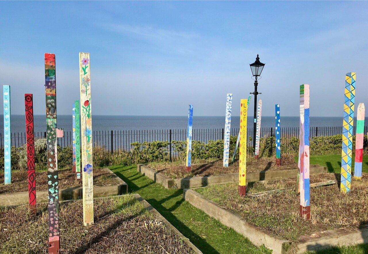 many colours, many patterns, many fence posts