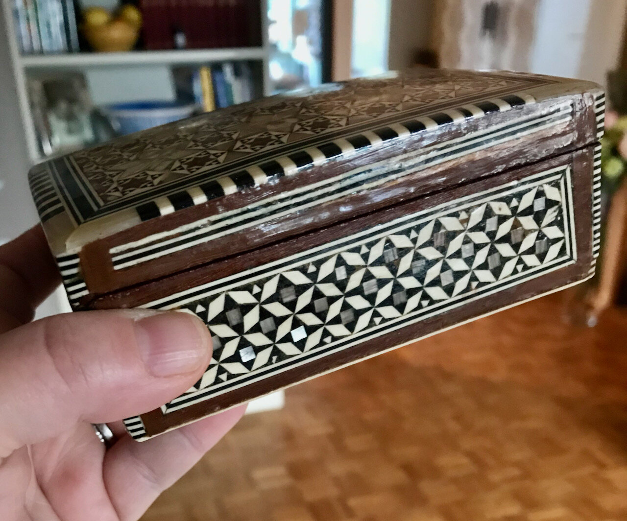 sideview of the decorative box