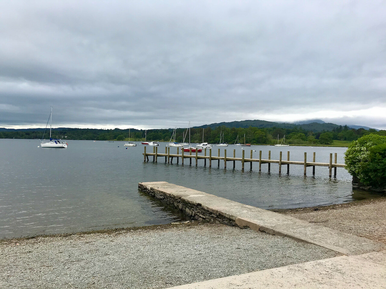 LAKE WINDERMERE AT AMBLESIDE.jpeg