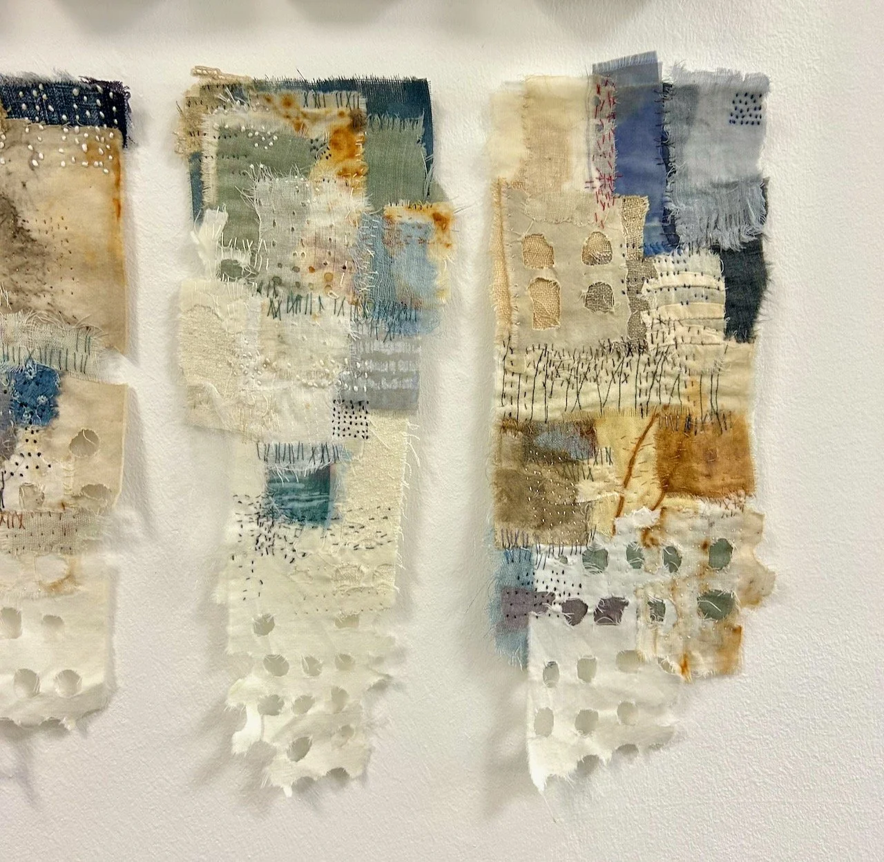 A SEGMENT OF BEHIND THE STITCHES, SHELLEY RHODES - KNIT & STITCH SHOW, HARROGATE NOV 2025