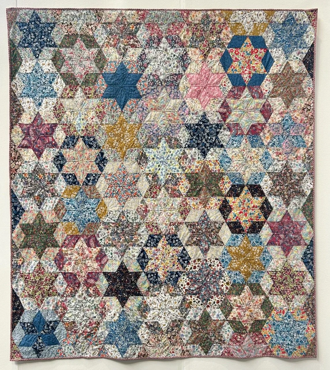LIBERTY STARS IN HEXAGONS, DOROTHY HILL - FESTIVAL OF QUILTS 2025