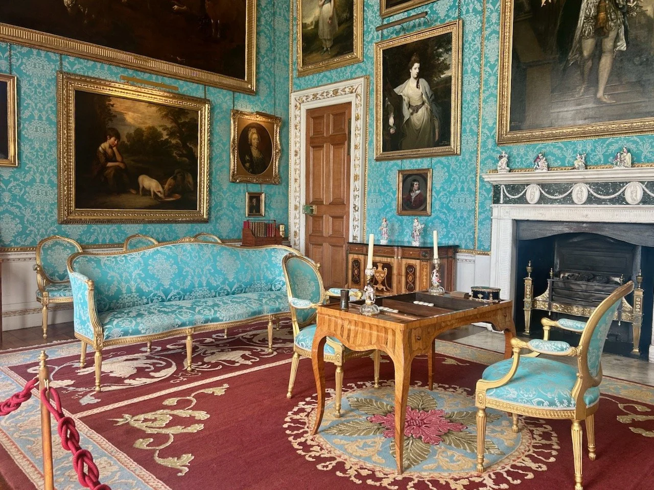 THE TURQUOISE DRAWING ROOM