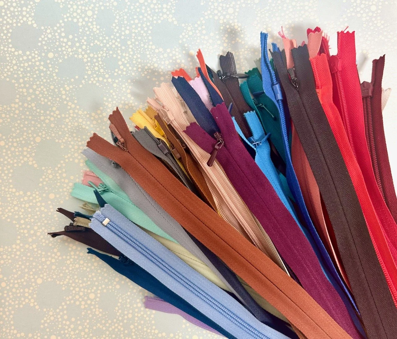 Many colours, many invisible zips!