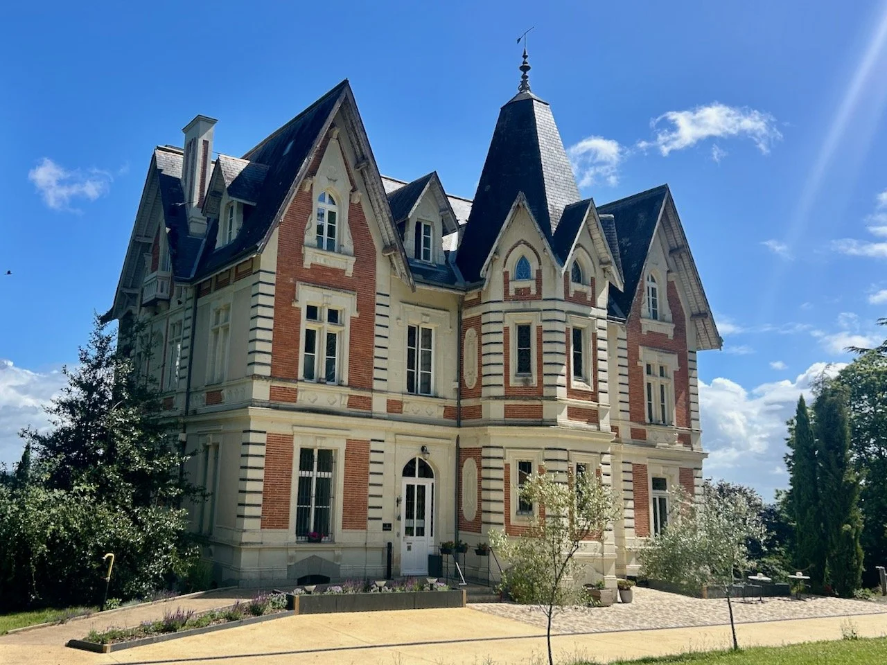 Taking the train to Paris, Angers and Tours