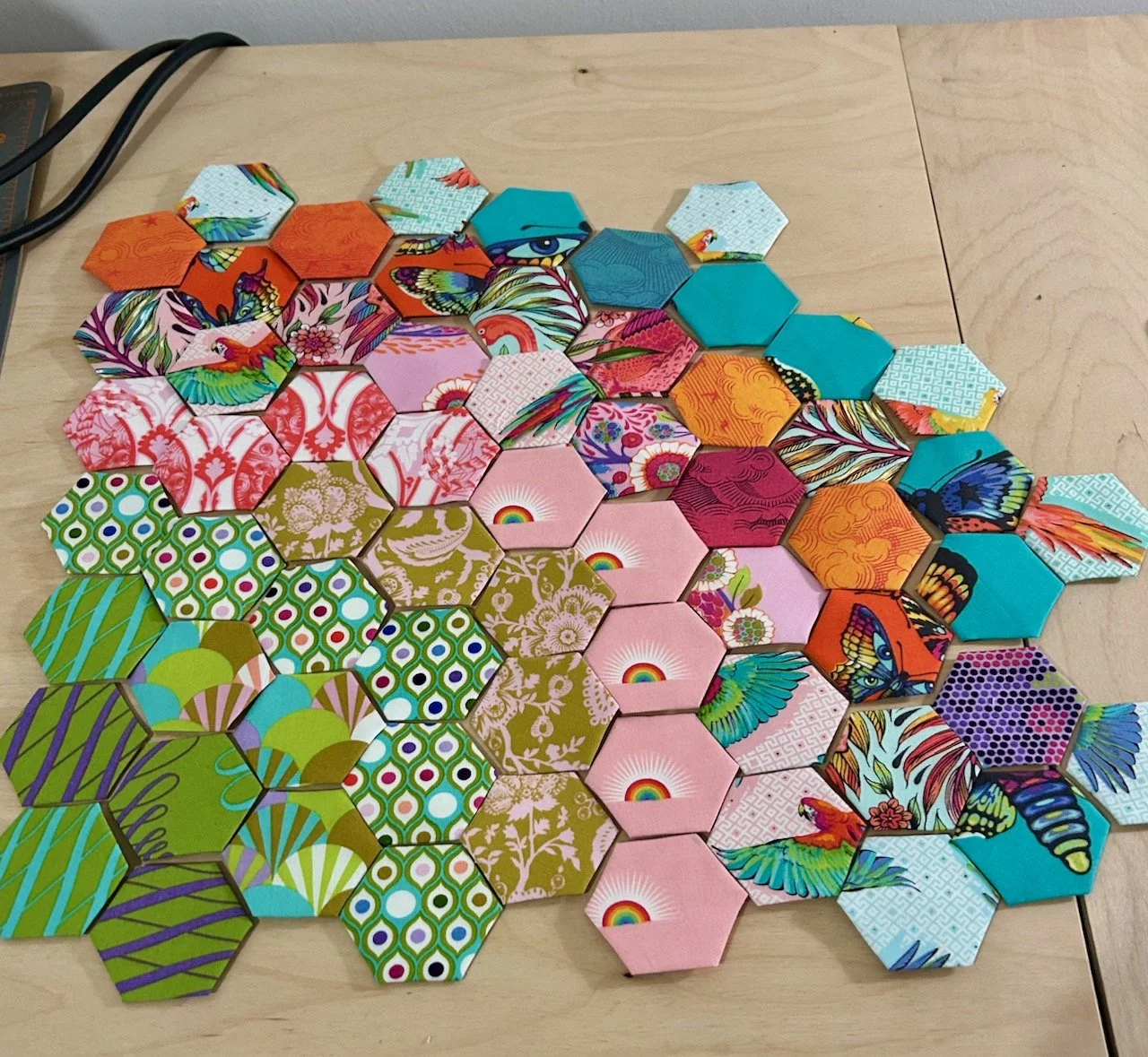 Testing a layout - in curved stripes in graduating colours