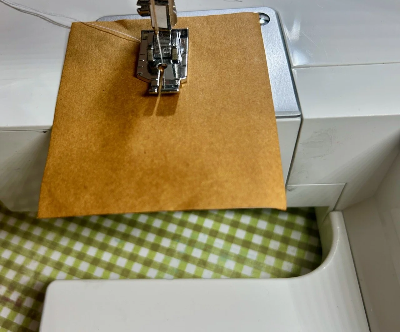 The new patchwork foot on my 'take to' machine - which should prevent more badly sewn blocks