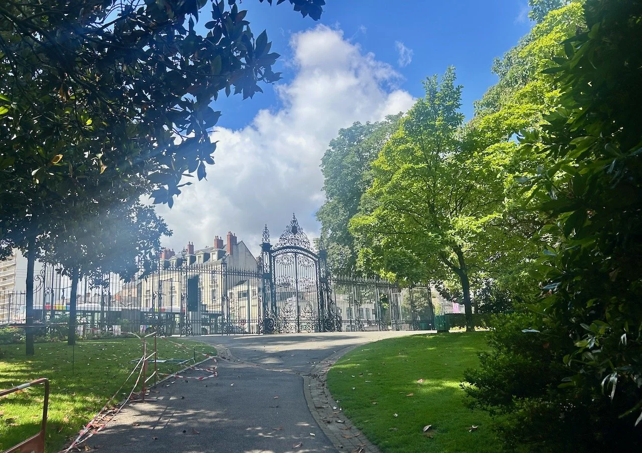 Heading out of the park but stopping to admire the grand wrought iron gates
