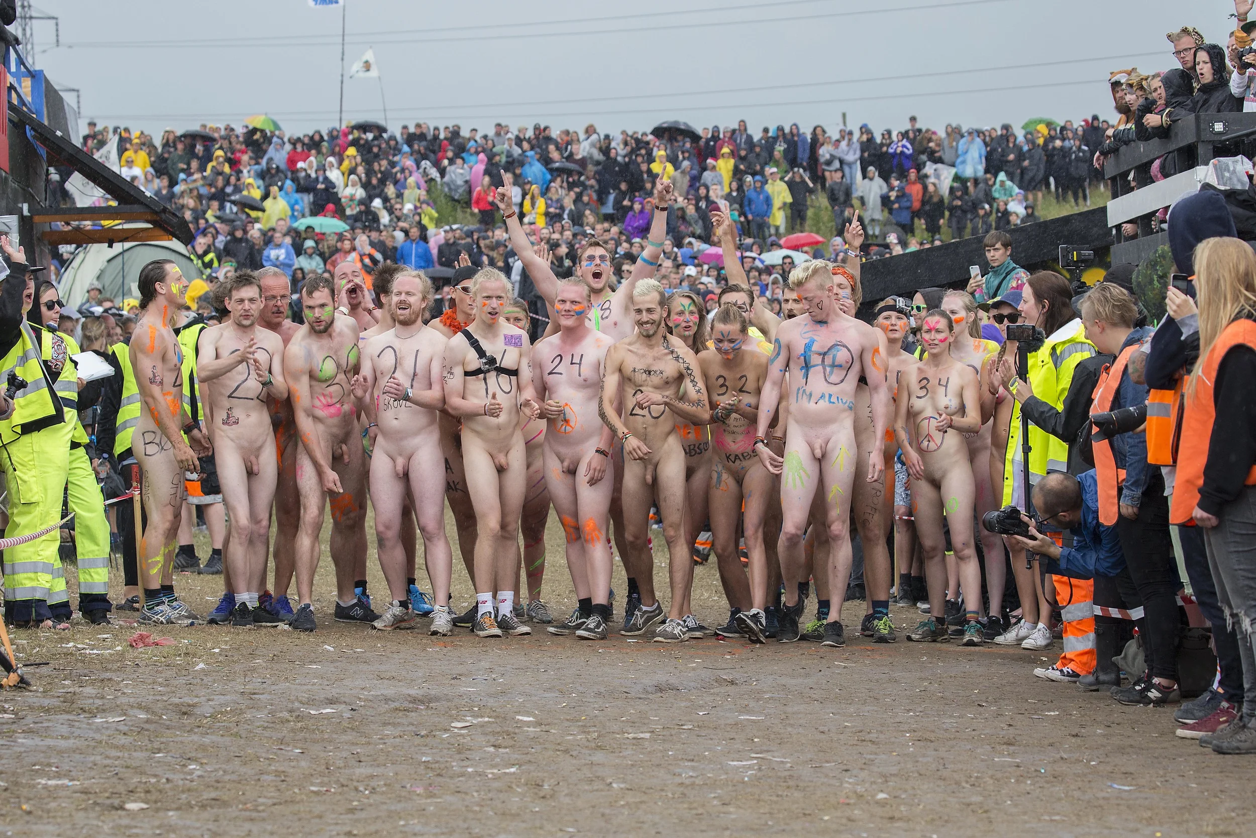 Naked race