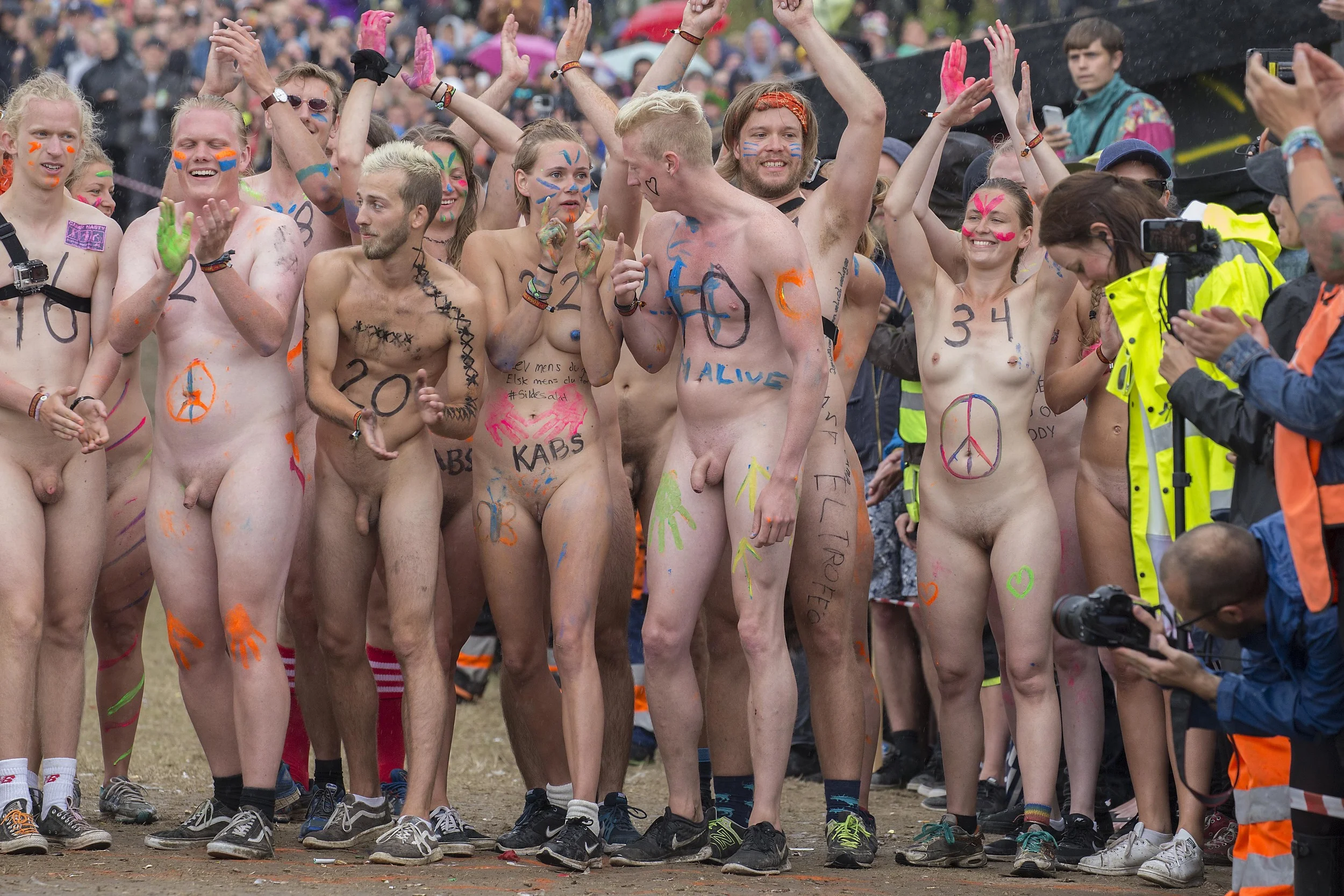 Naked race