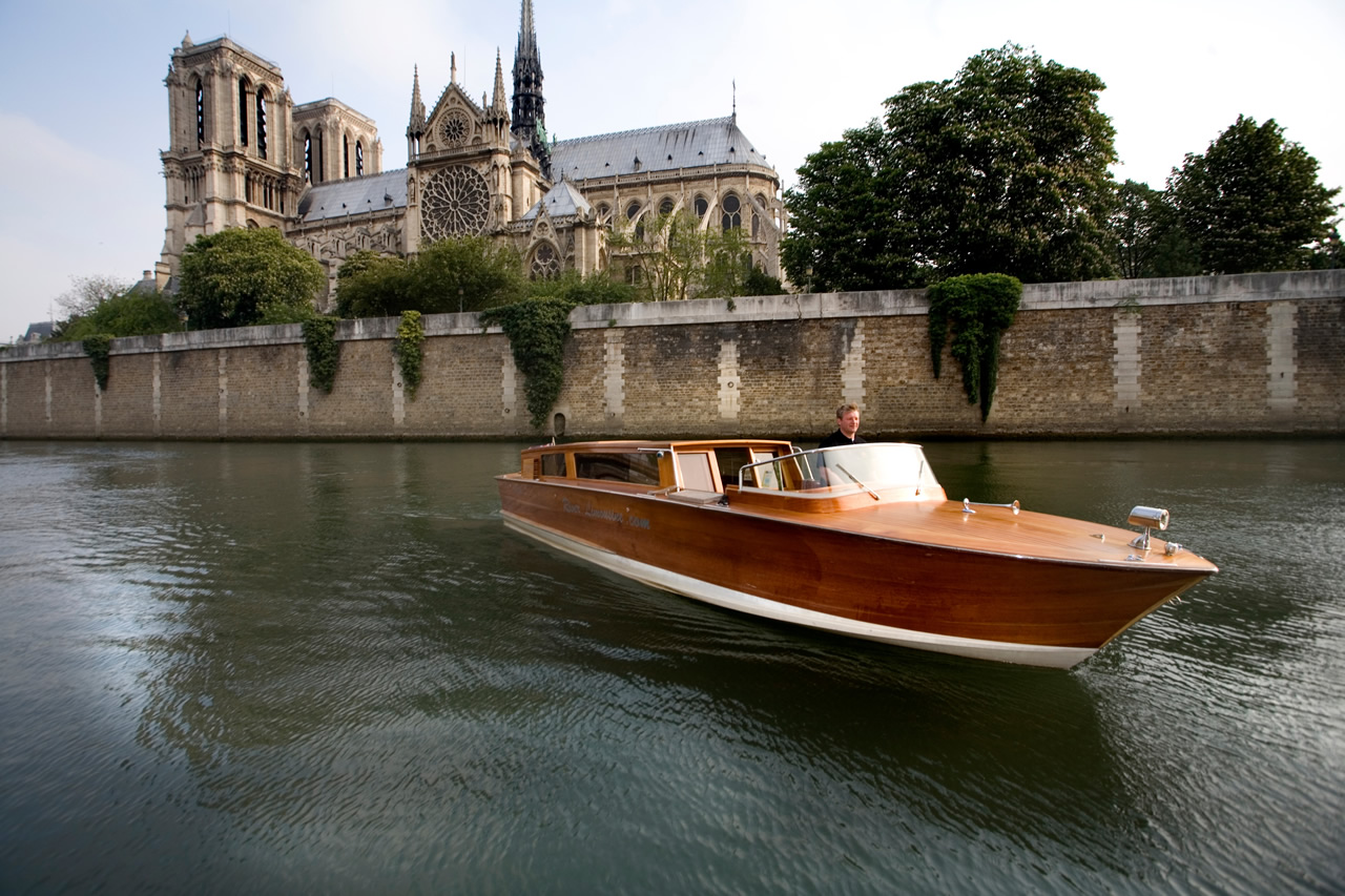 Paris boat.JPG