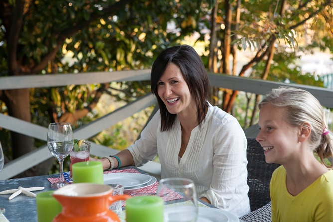 table linens for dining al freco