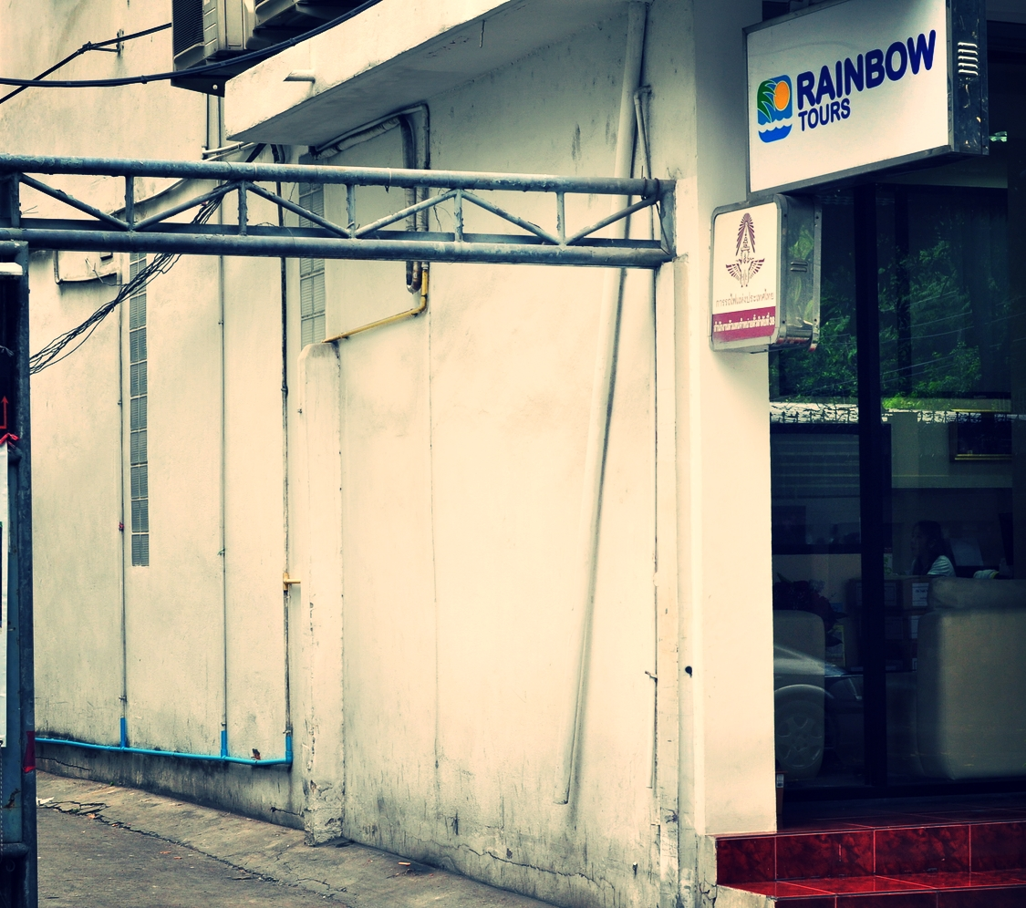 Please notice Rainbow Tours signage in front of the alley.