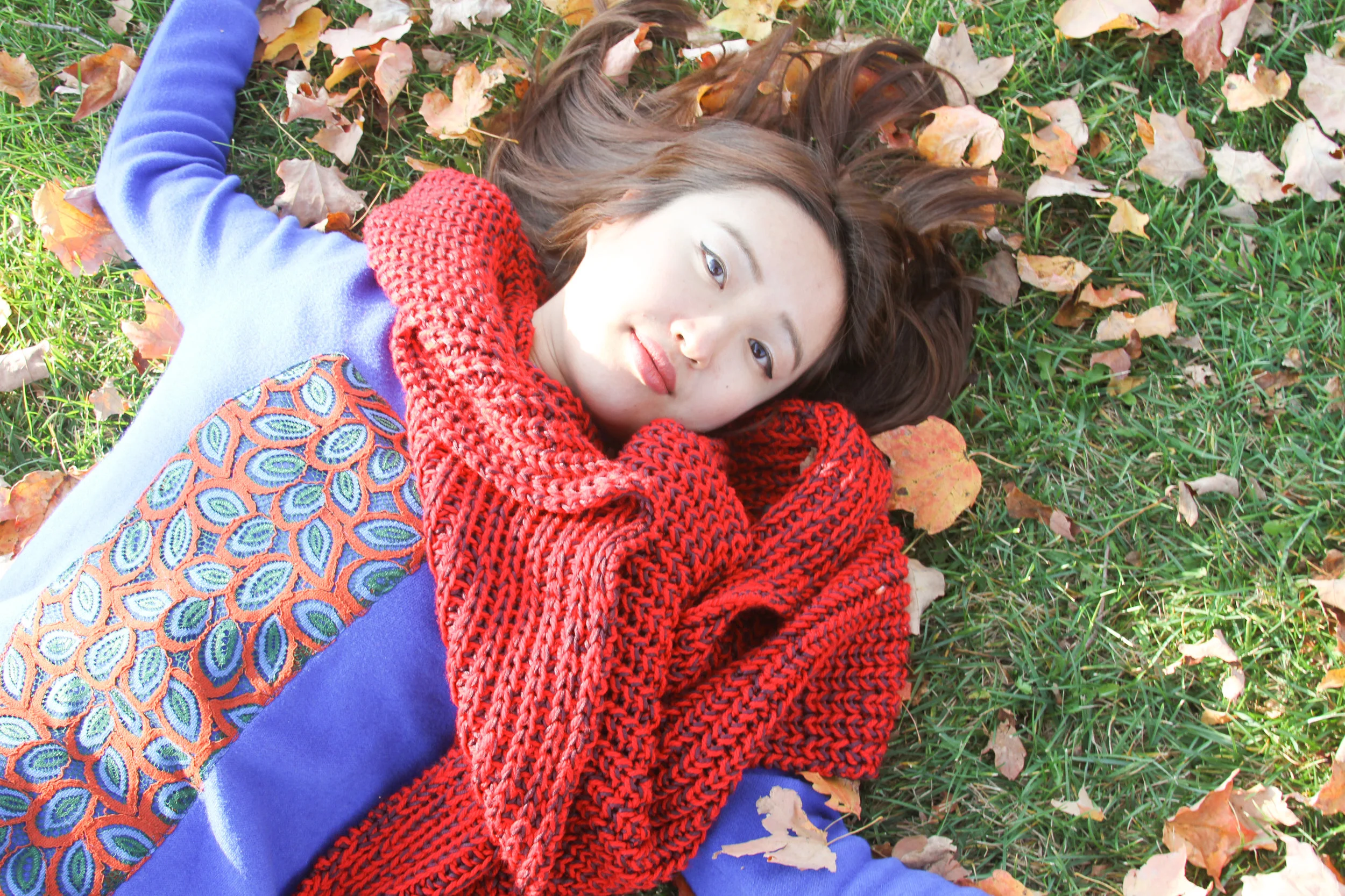 june lemon girl, junelemongirl, new york fashion blogger, fashion blogger, storn king art center, yellow leaves, red oversized scarf, blue dress, knit dress, embroidered dress, green grass, girl, street fashion, fairytale