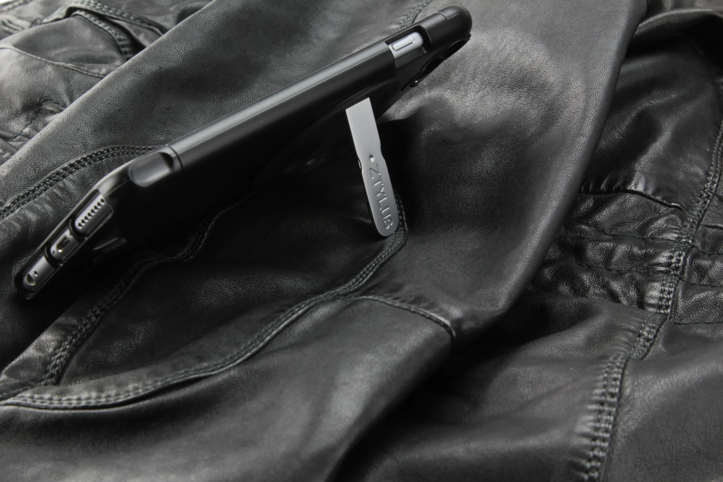 Ztylus iPhone 6+ LITE stand.JPG