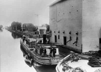 I & M Canal Barge, ca. 1870 Courtesy of John Lamb: Lewis University