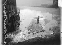 Man Standing on Bubbly Creek, 1902 Courtesy of Chicago History Museum