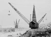 Sanitary and Ship Canal Construction Cranes, 1895 Courtesy of Chicago History Museum