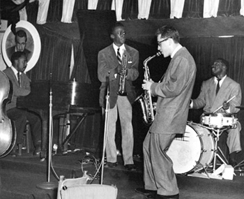 Lee Konitz and Miles Davis at Birdland.