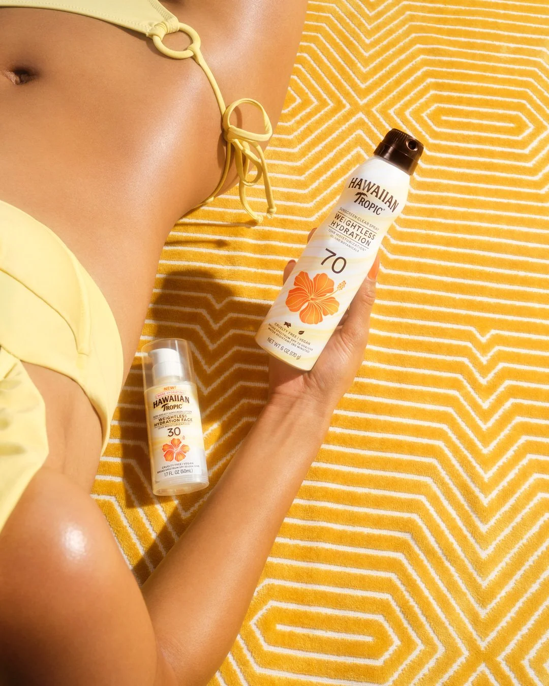 02_240821_HawaiianTropic_JennaGang_16_WeightlessHydrationCare_SkinFinish_Product_013_01.jpg